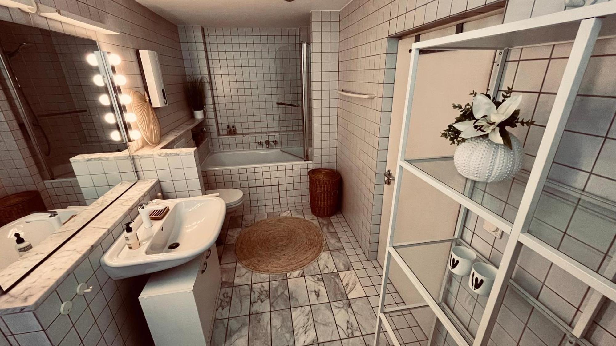 Apartment Am Schloss - Charme Saarbrücken Esterno foto