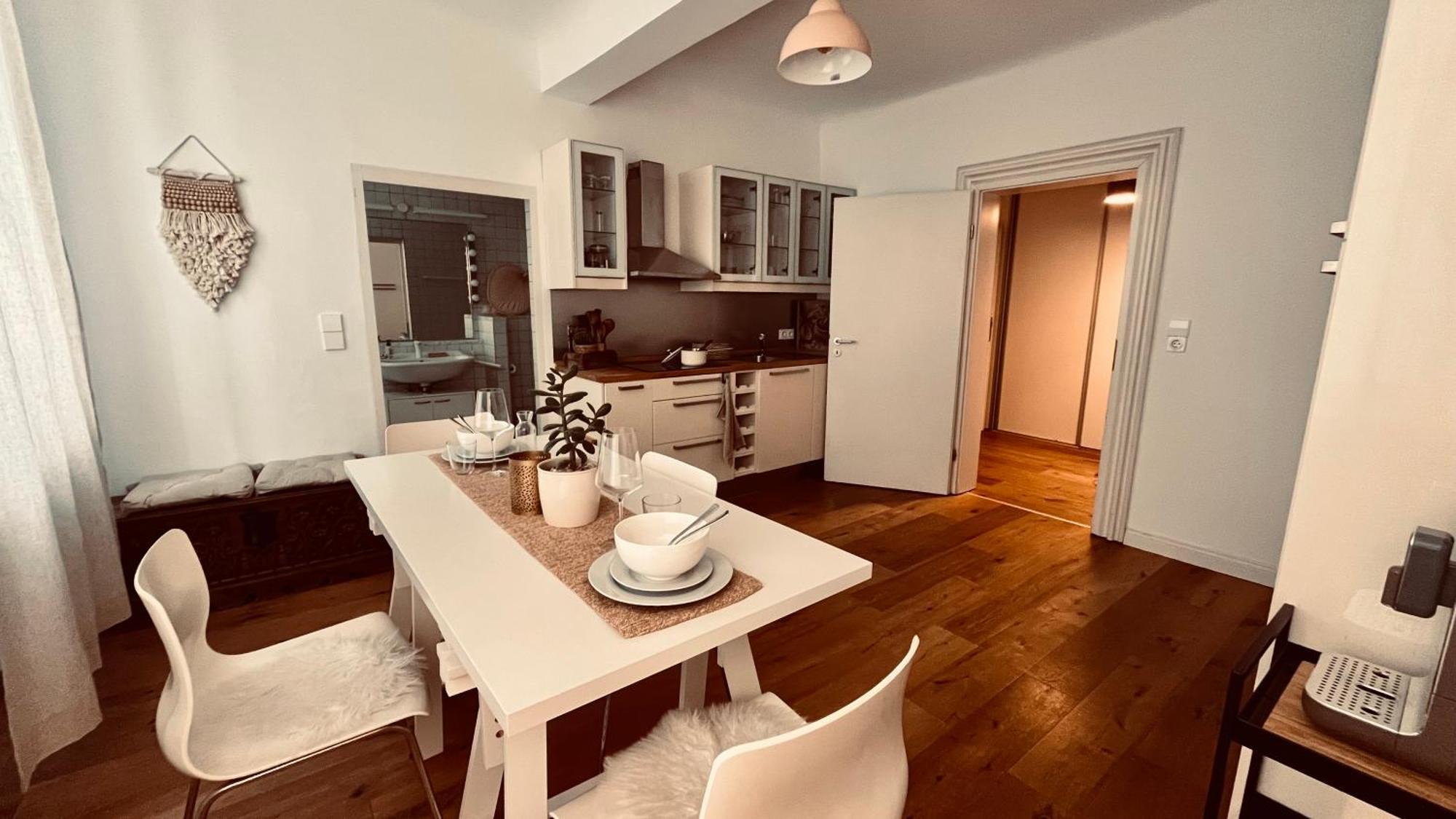 Apartment Am Schloss - Charme Saarbrücken Esterno foto