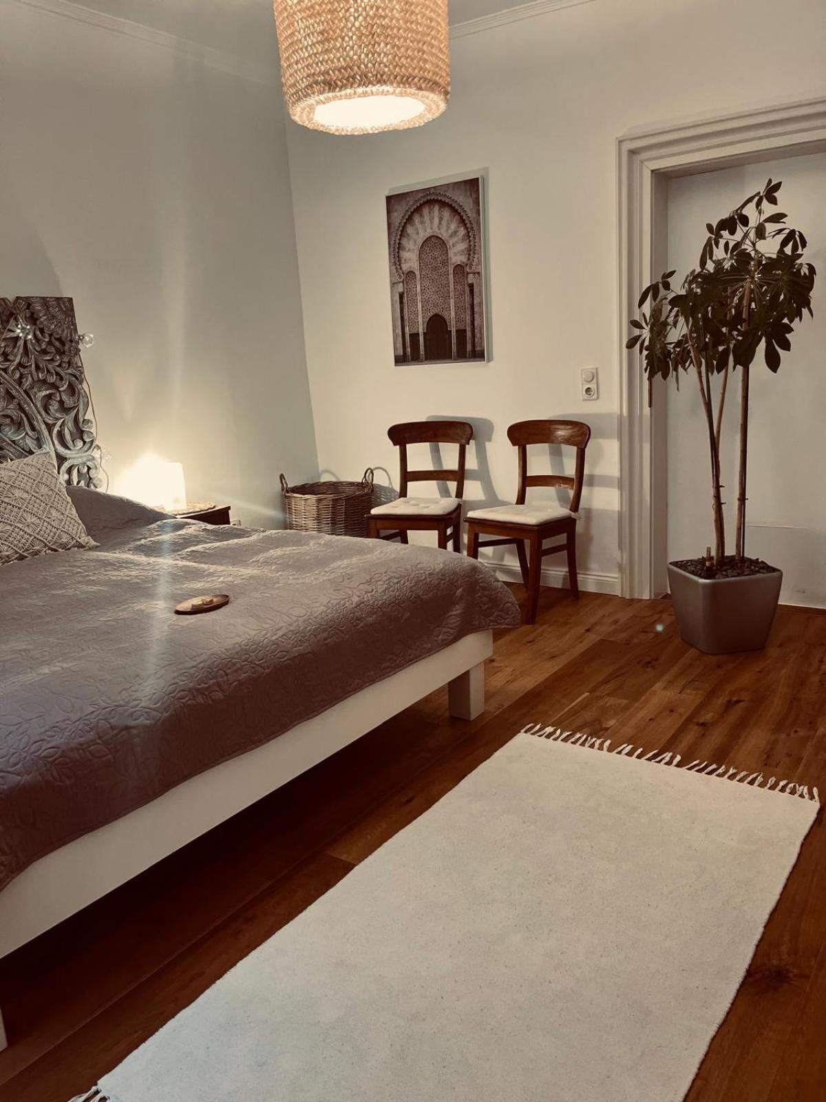 Apartment Am Schloss - Charme Saarbrücken Esterno foto