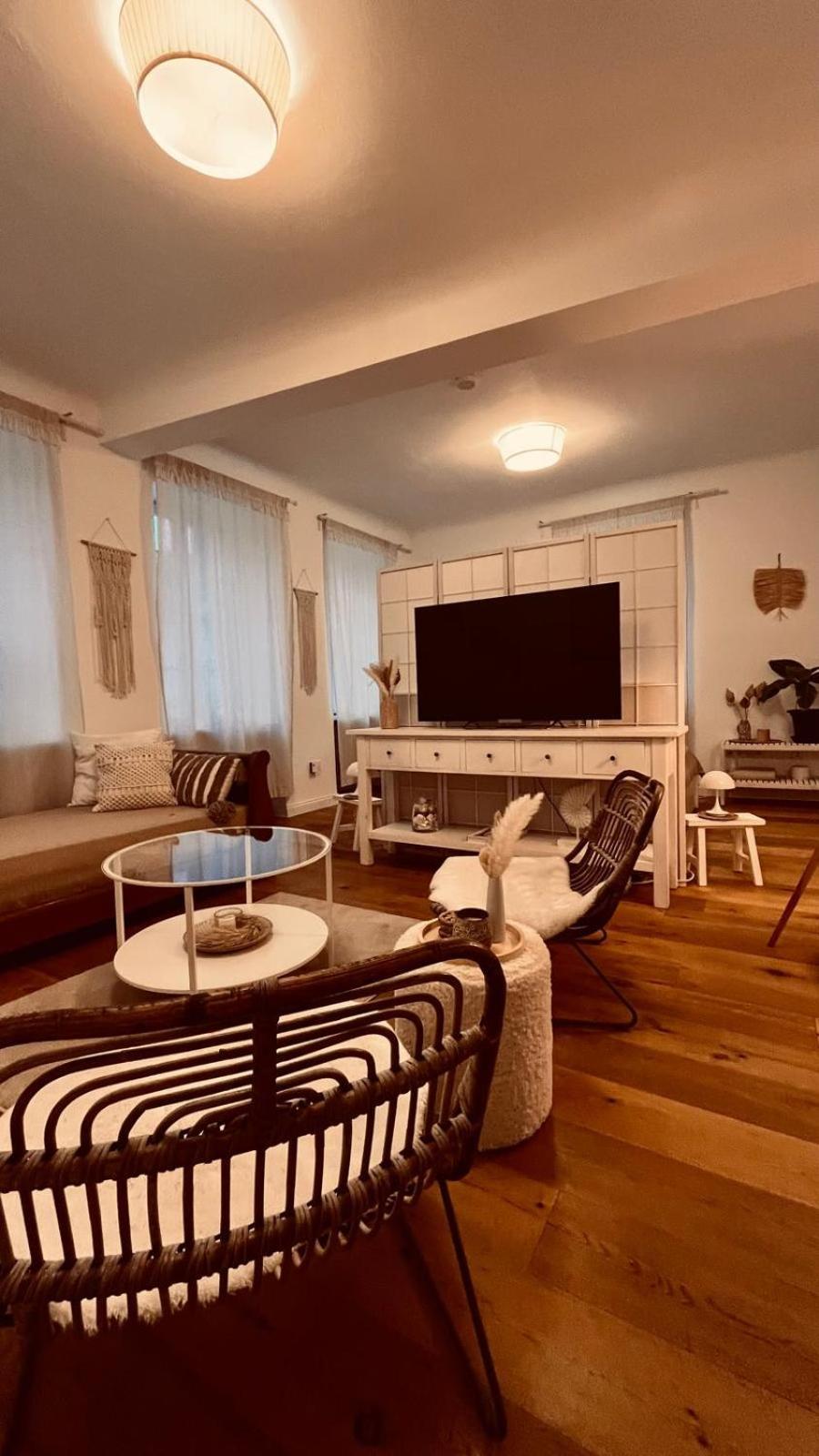 Apartment Am Schloss - Charme Saarbrücken Esterno foto